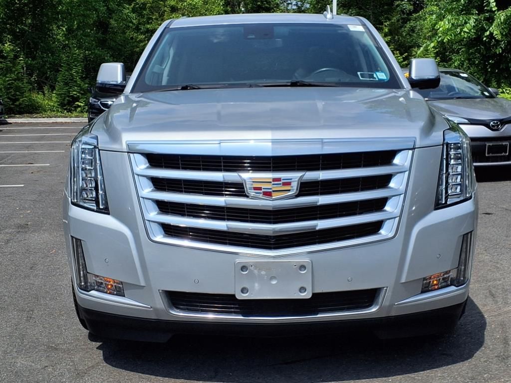 2020 Cadillac Escalade ESV Premium Luxury photo 2