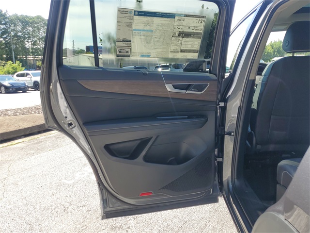 2025 Volkswagen Atlas SEL Premium R-Line photo 9