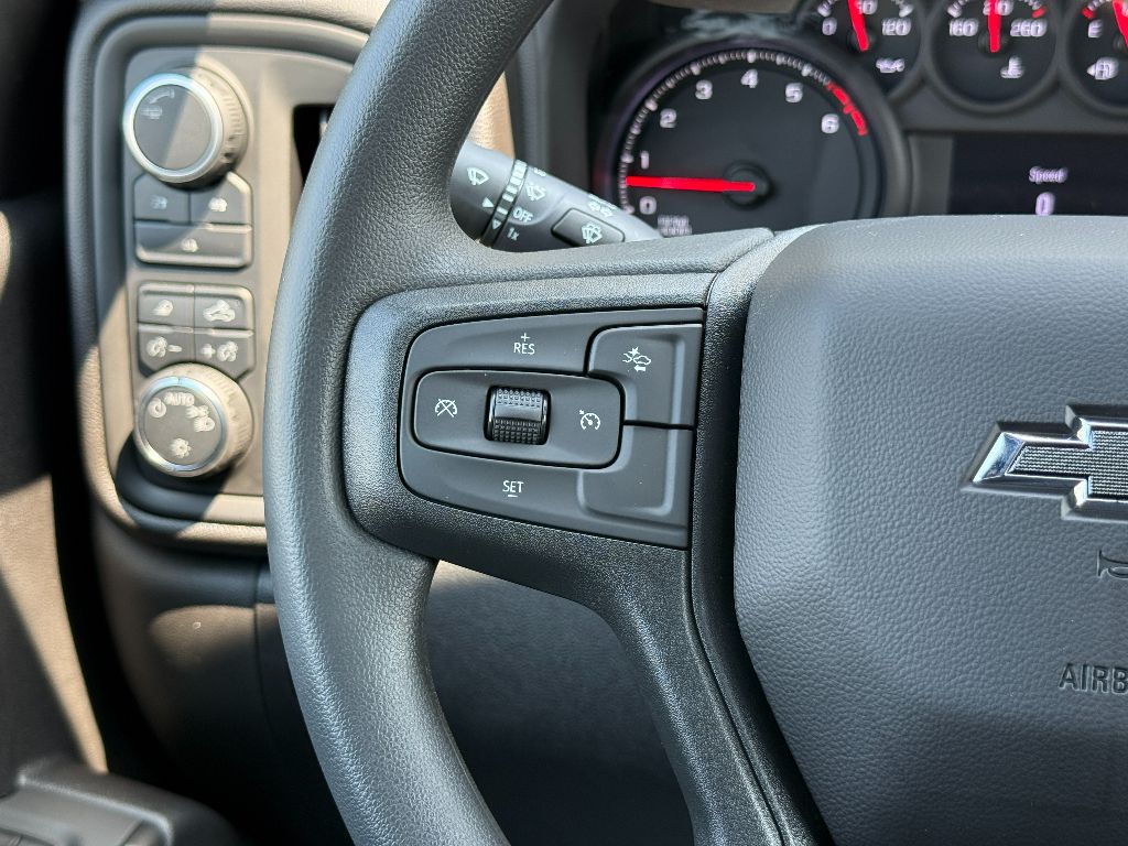 2025 Chevrolet Silverado 2500HD Custom photo 33