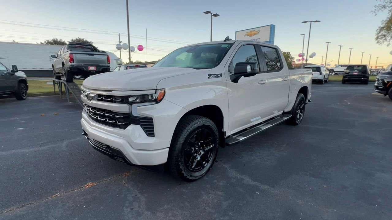 2026 Chevrolet Silverado 1500 RST photo 3