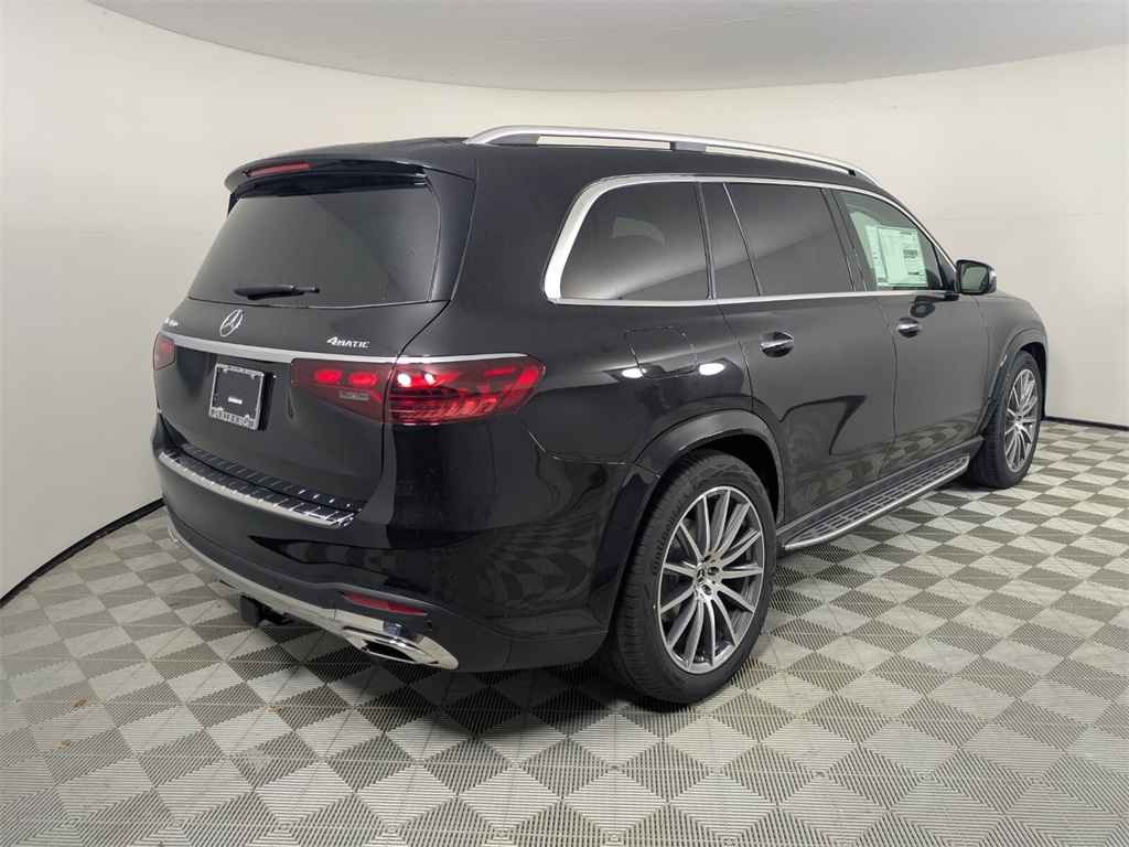2026 Mercedes Benz GLS 450 4MATIC photo 4