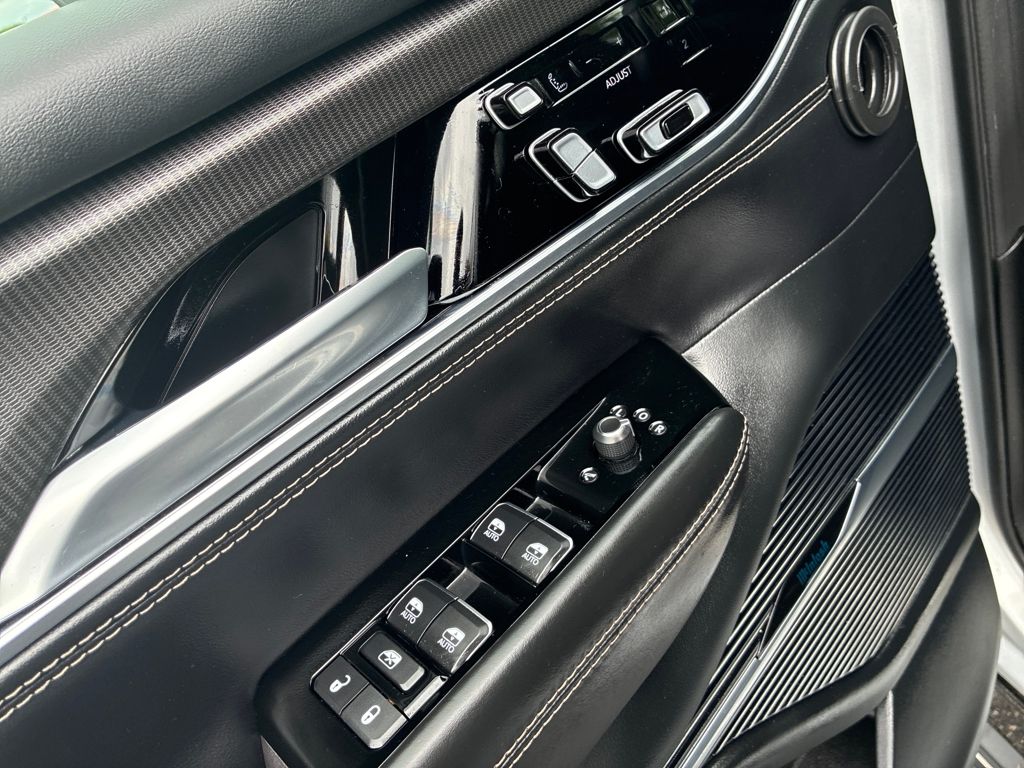 2024 Jeep Grand Wagoneer L II photo 11