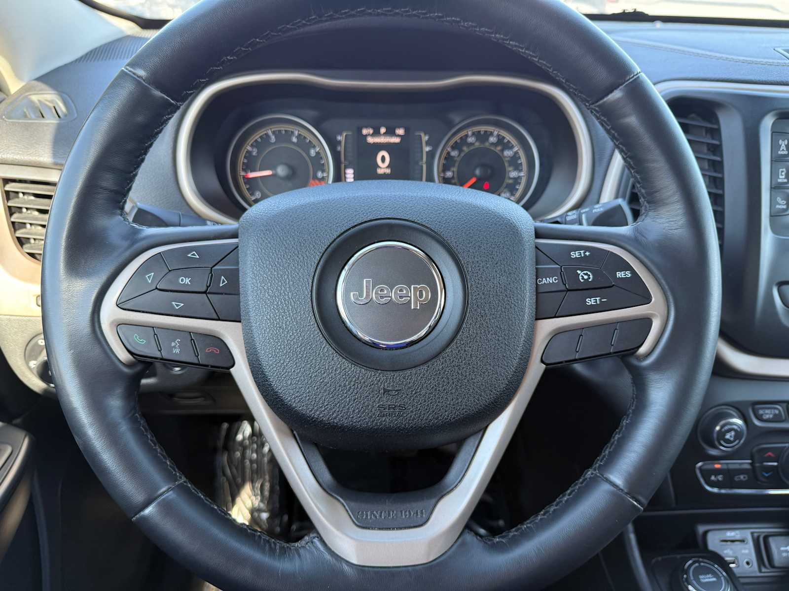 2015 Jeep Cherokee Latitude photo 15