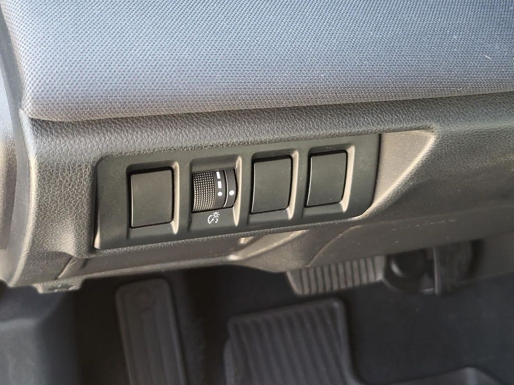 2022 Subaru Outback Premium photo 18