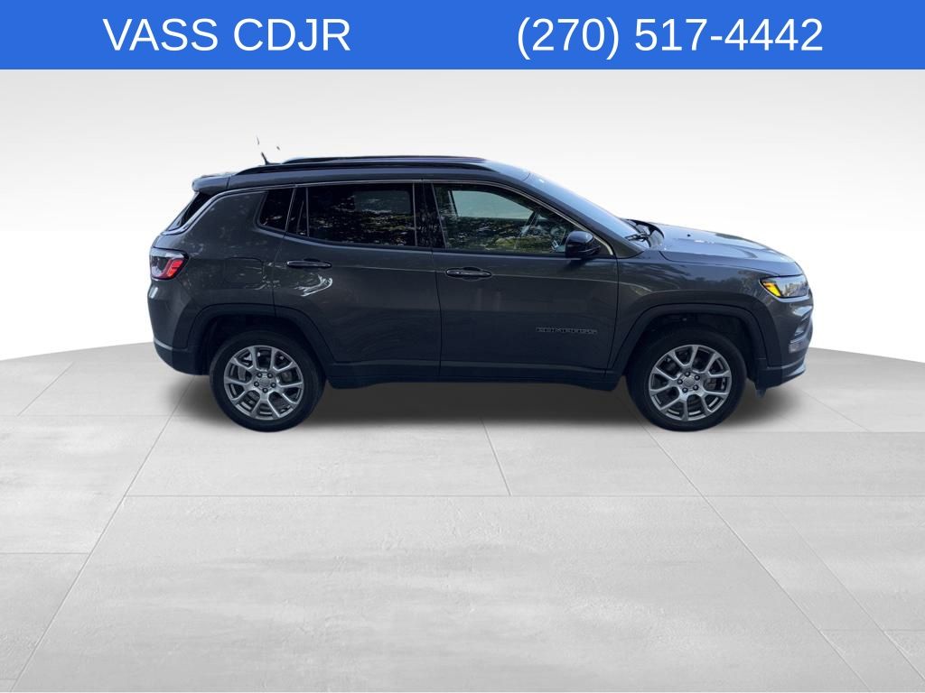2022 Jeep Compass Latitude Lux Altitude photo 4