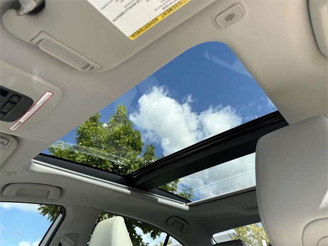 2025 Toyota Camry XLE photo 4