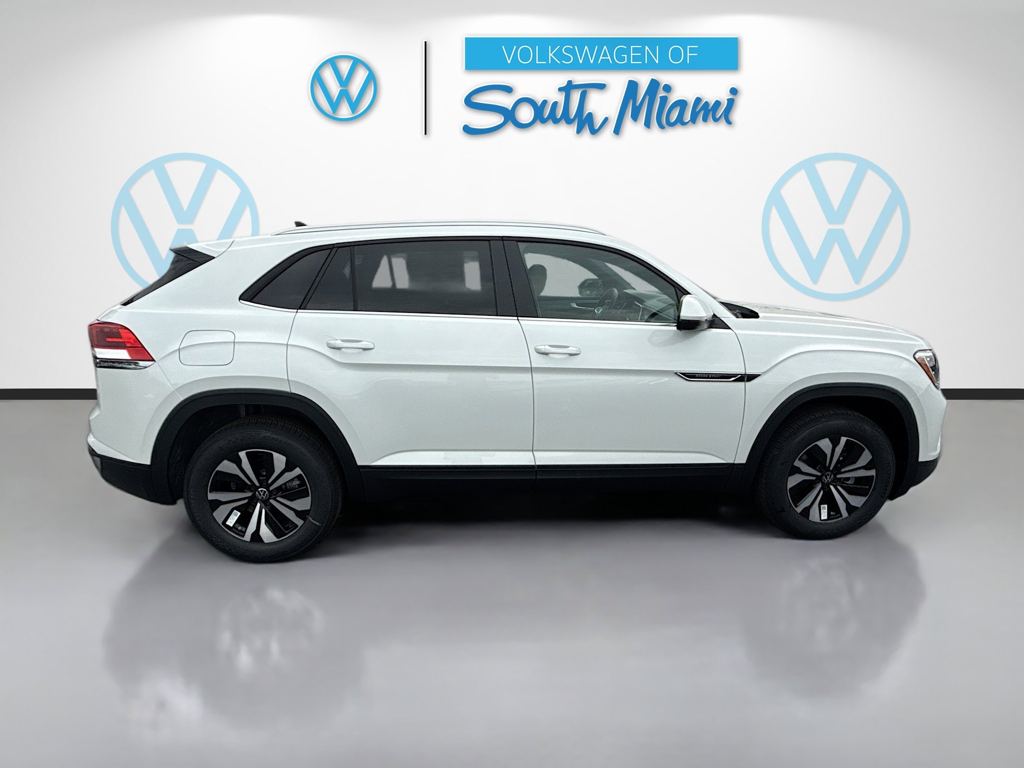 2026 Volkswagen Atlas Cross Sport SE photo 3