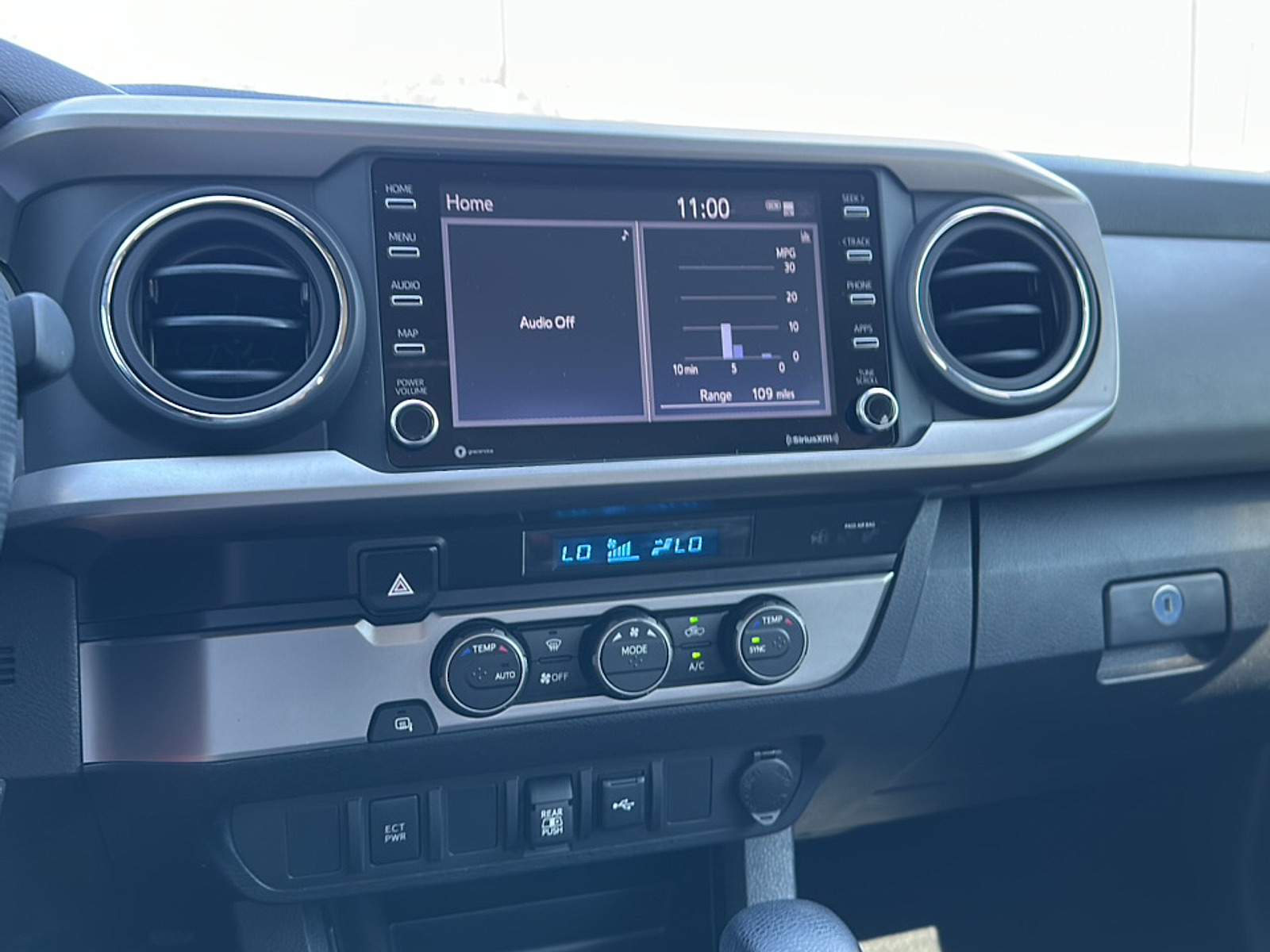 2022 Toyota Tacoma SR5 photo 15