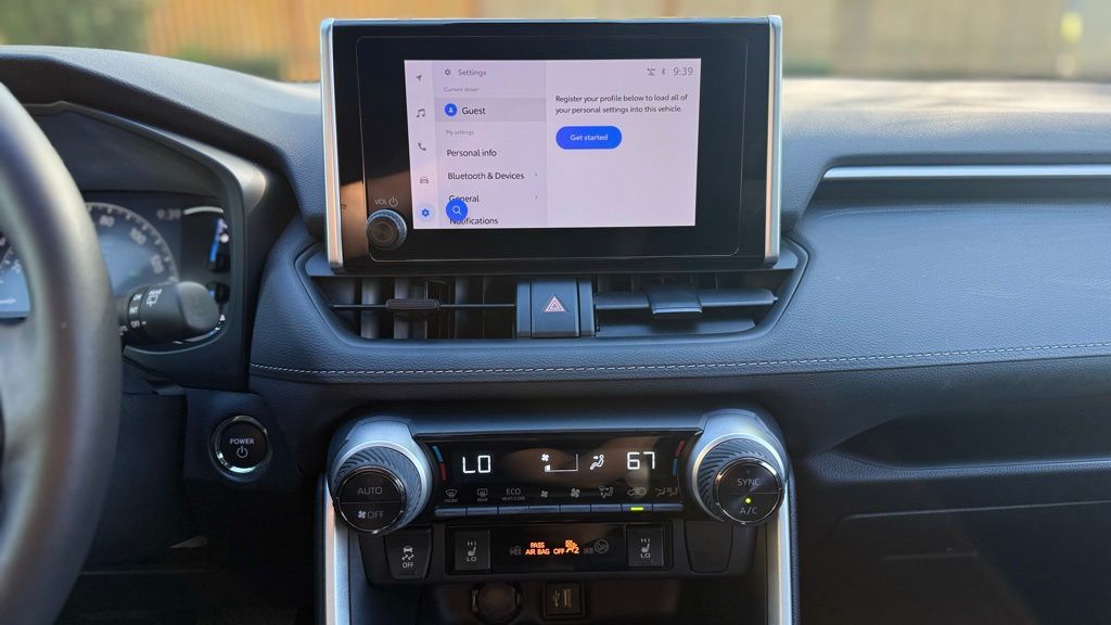 2024 Toyota RAV4 Hybrid XLE photo 26