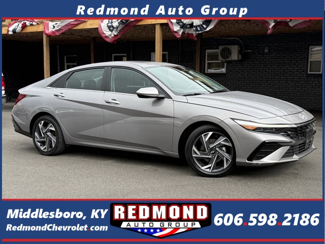 2025 Hyundai Elantra SEL's photo