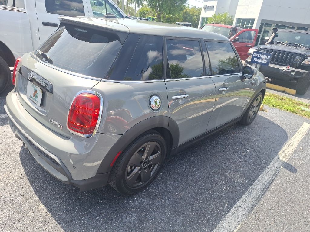 2022 Mini Cooper Hardtop S photo 2