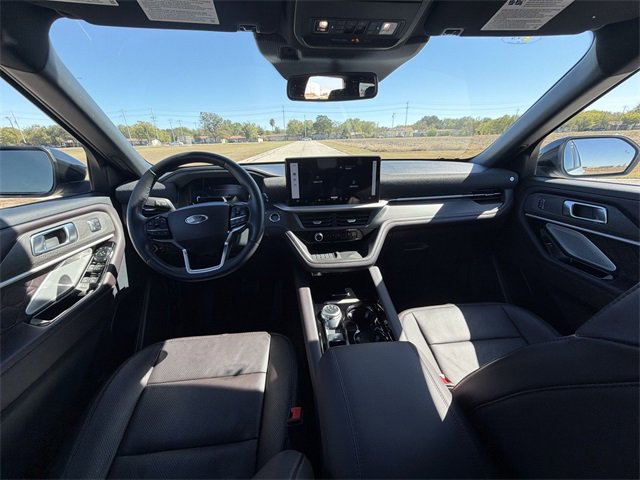 2025 Ford Explorer Platinum photo 2