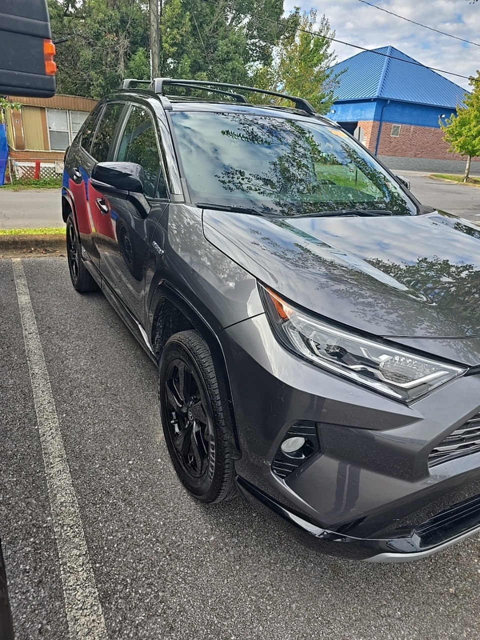 2021 Toyota RAV4 XSE photo 3