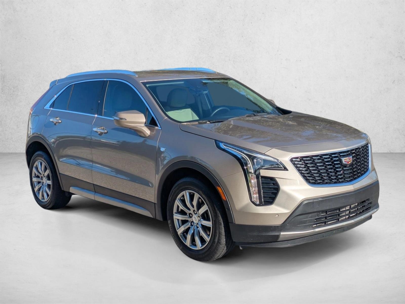 2022 Cadillac XT4 Premium Luxury photo 2