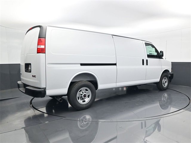2025 Gmc Savana Cargo 3500 photo 2