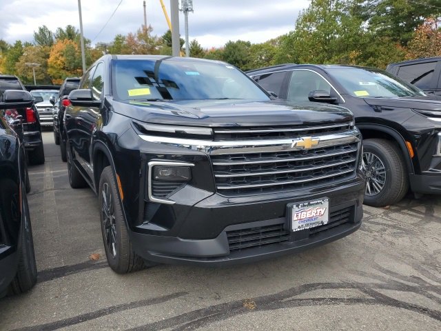 2026 Chevrolet Traverse photo 2