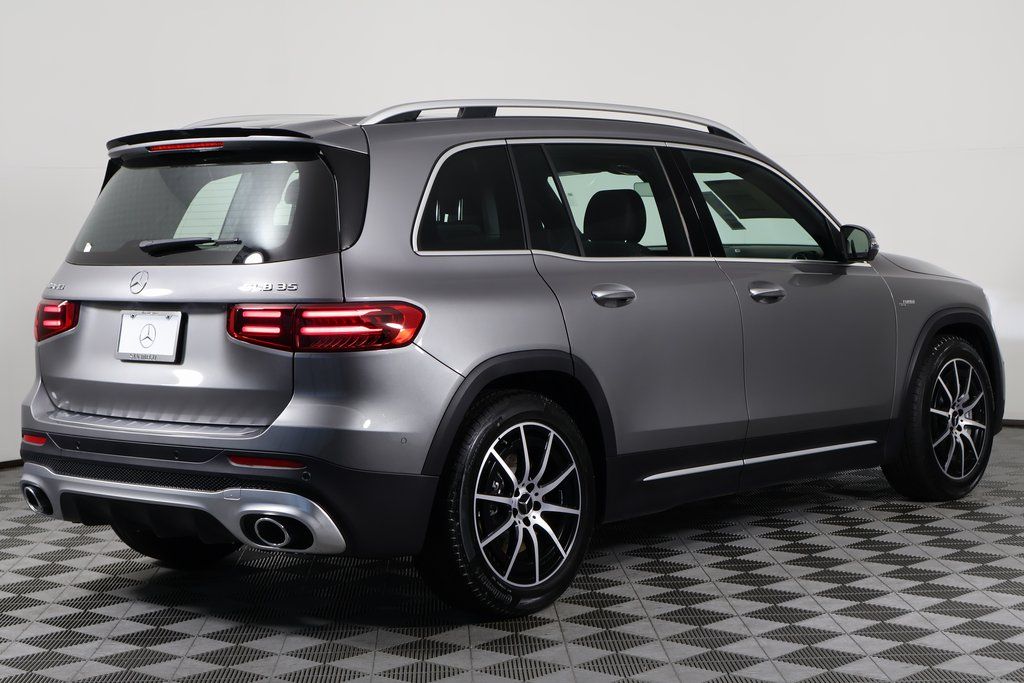 2026 Mercedes Benz GLB 35 AMG 4MATIC photo 2