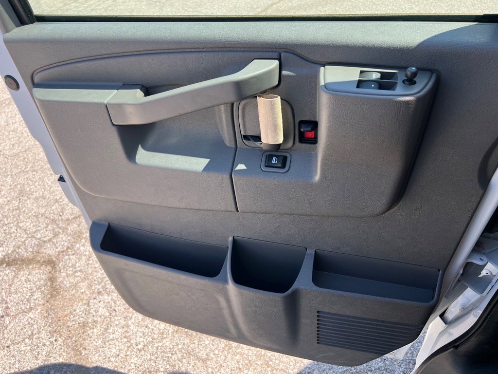 2025 Gmc Savana Cargo 2500 photo 11