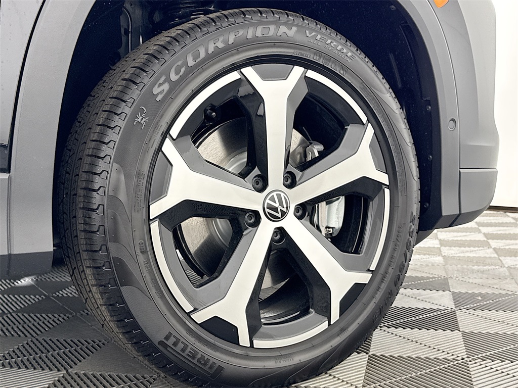 2025 Volkswagen Tiguan SE photo 22