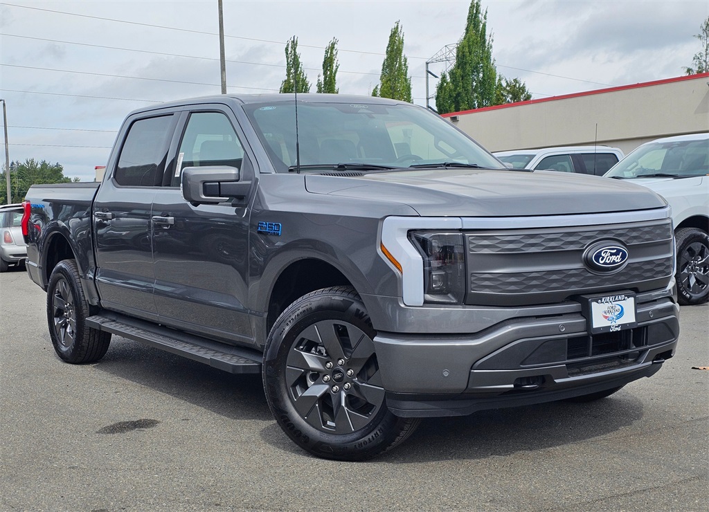2025 Ford F-150 Lightning Lariat's photo