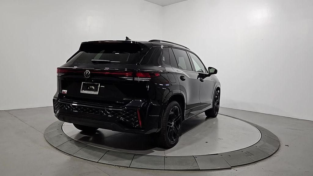 2025 Volkswagen Tiguan SE R-Line Black photo 4