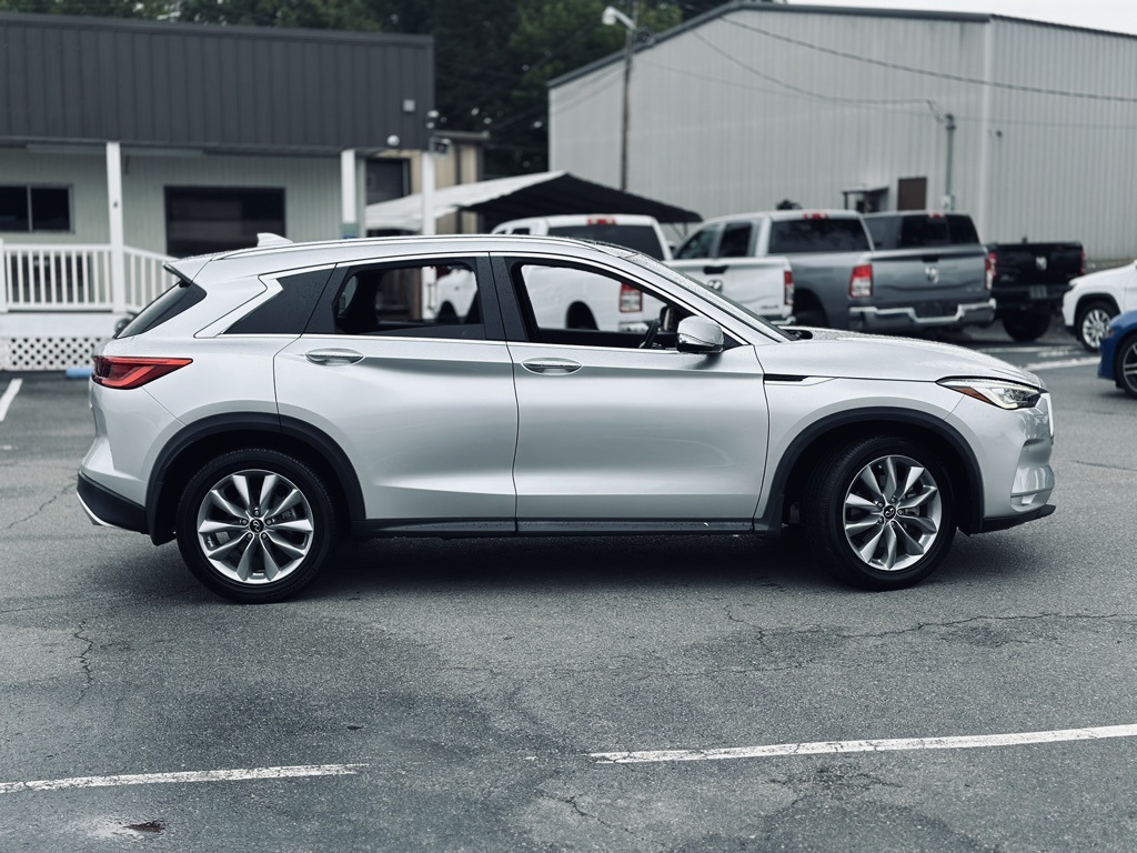 2021 Infiniti QX50 Essential photo 8