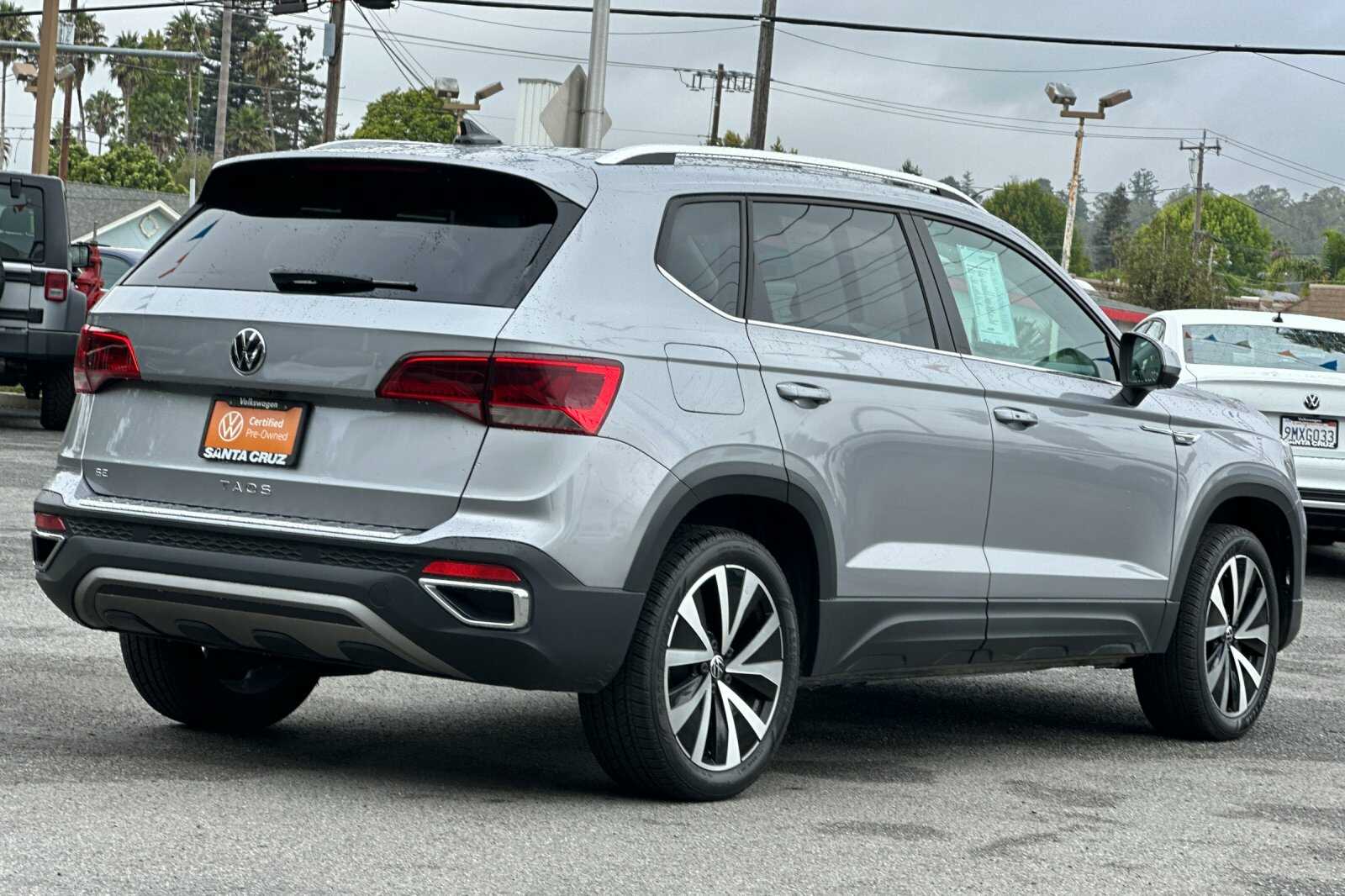 2023 Volkswagen Taos SE photo 2
