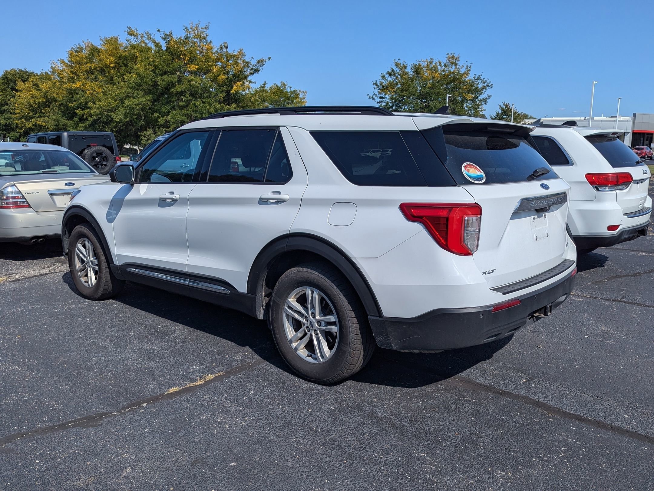 2021 Ford Explorer XLT photo 2