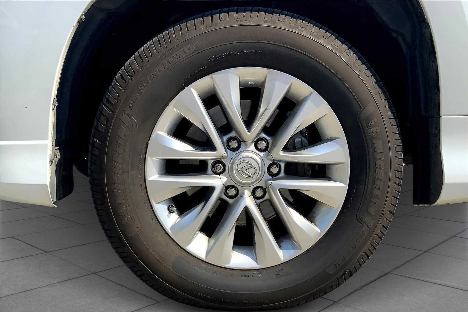 2018 Lexus GX 460 Premium photo 9