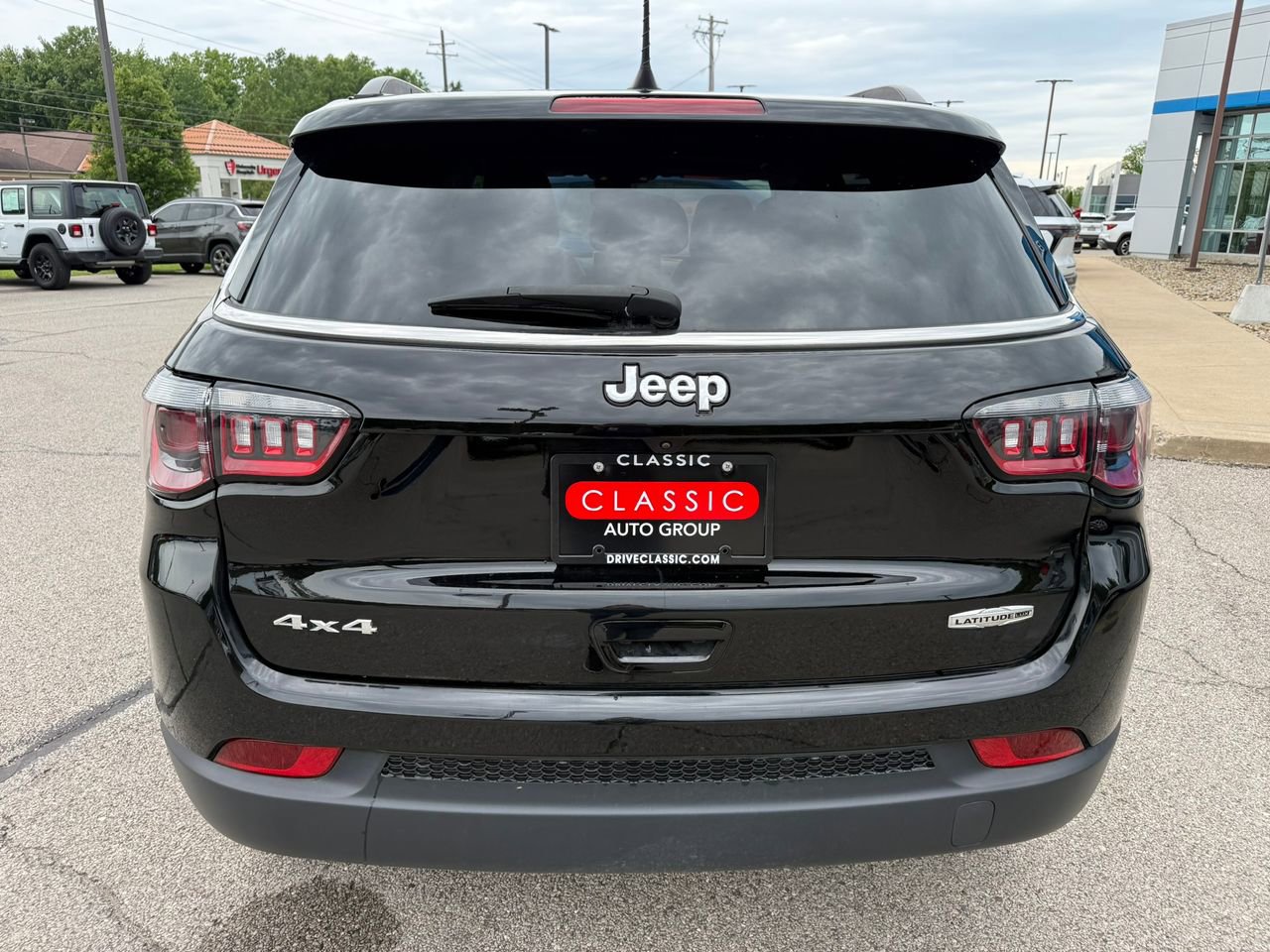 2022 Jeep Compass Latitude Lux photo 3