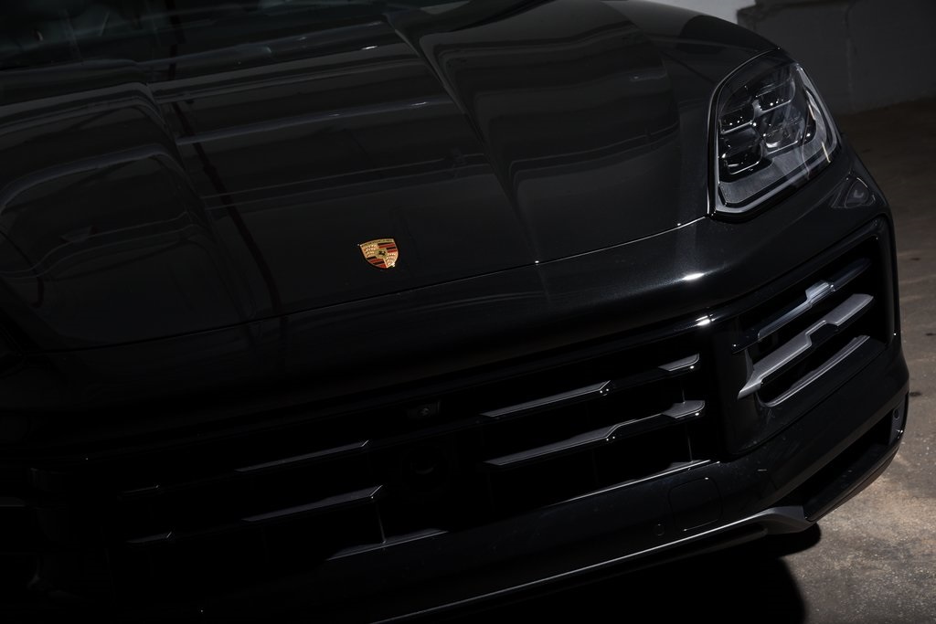 2026 Porsche Cayenne S E-Hybrid photo 10