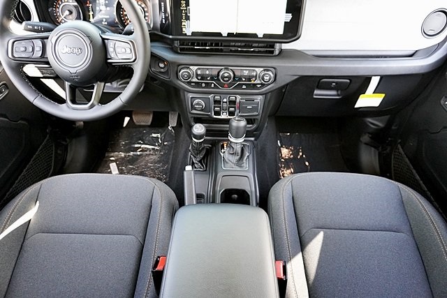 New 2025 Granite Crystal Metallic Clear-Coat Exterior Paint Jeep Sport S image 25