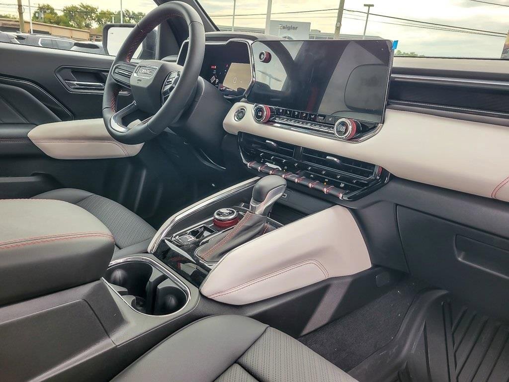 2025 GMC CANYON - Image 15