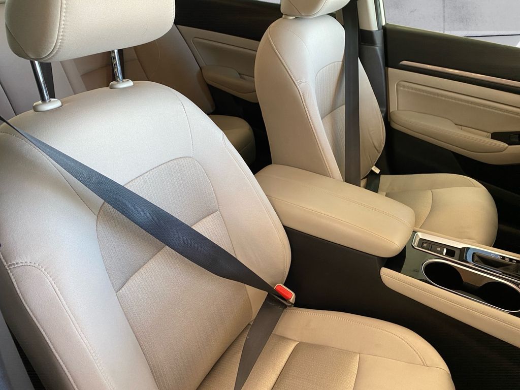 2023 Nissan Altima 2.5 SV photo 14