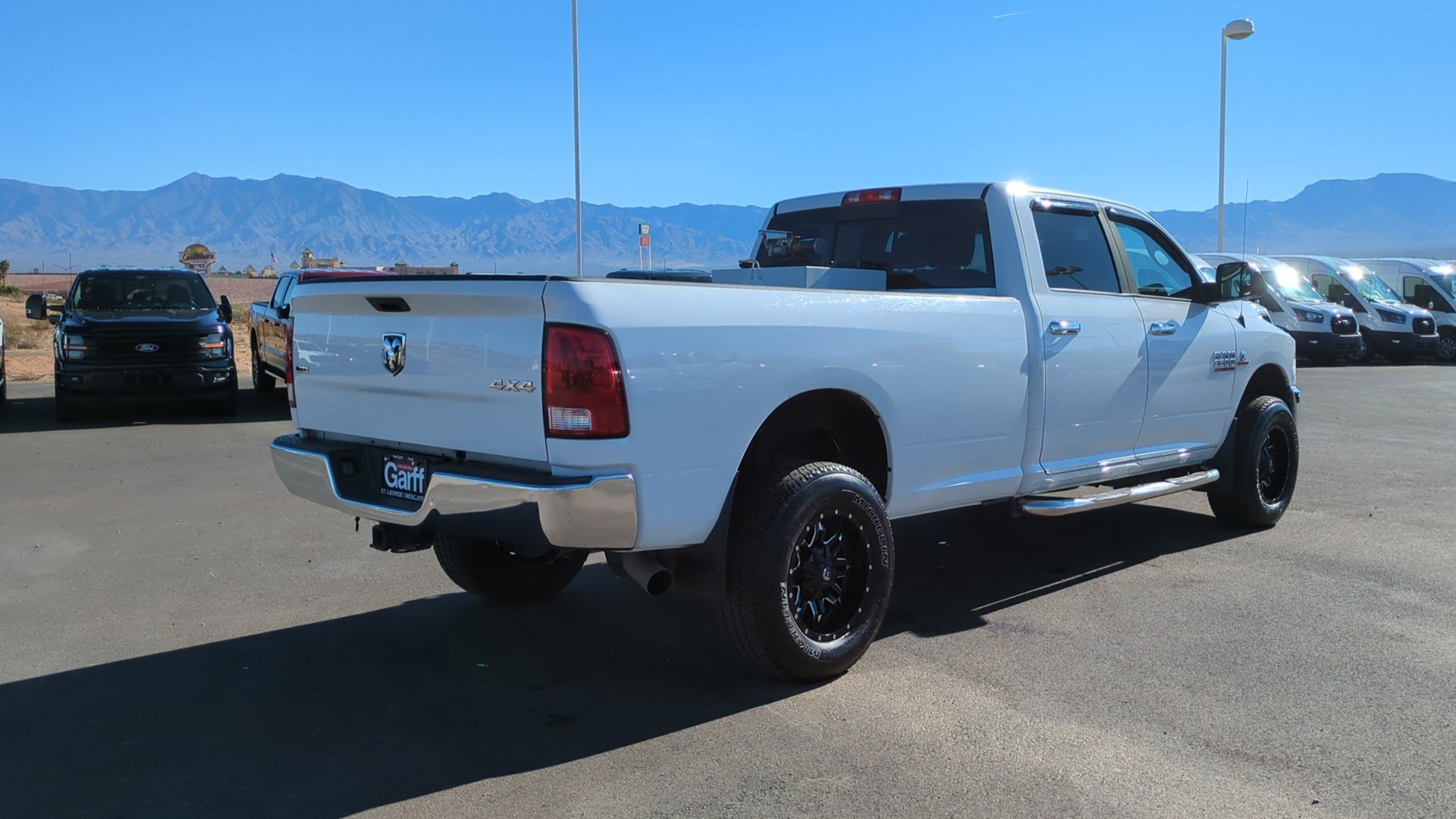 2015 Ram 3500 SLT photo 3