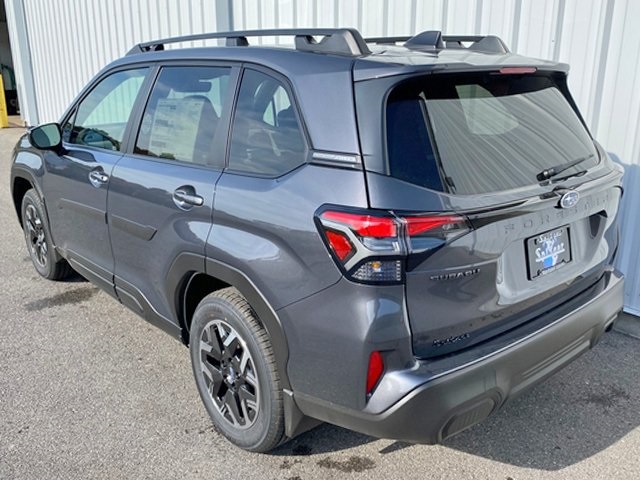 2025 Subaru Forester Premium photo 4