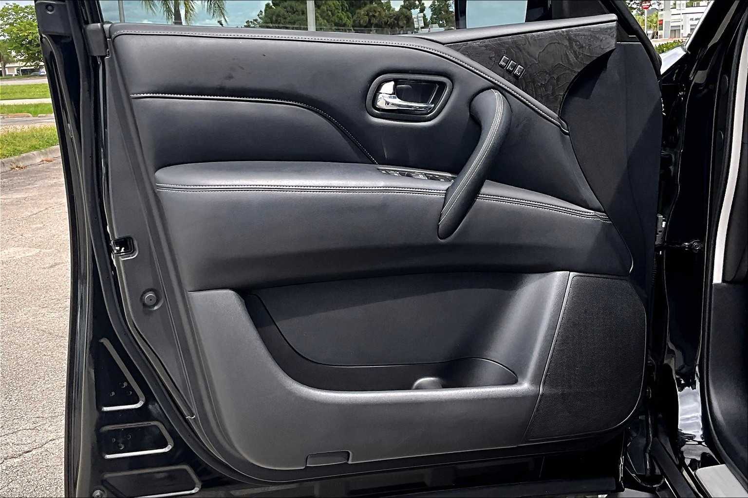 2024 Infiniti QX80 Luxe photo 22