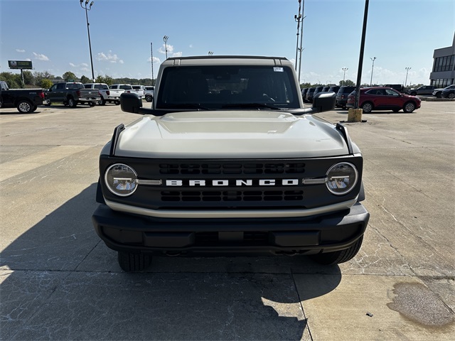 2025 Ford Bronco Base photo 3