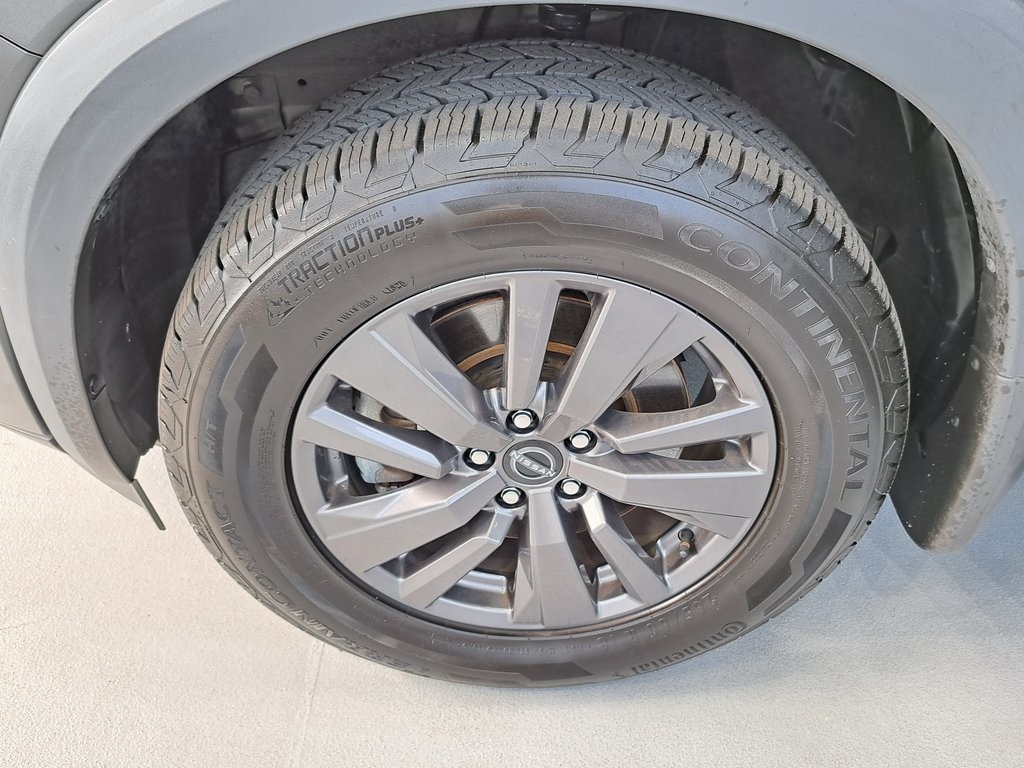 2022 Nissan Pathfinder SV photo 28