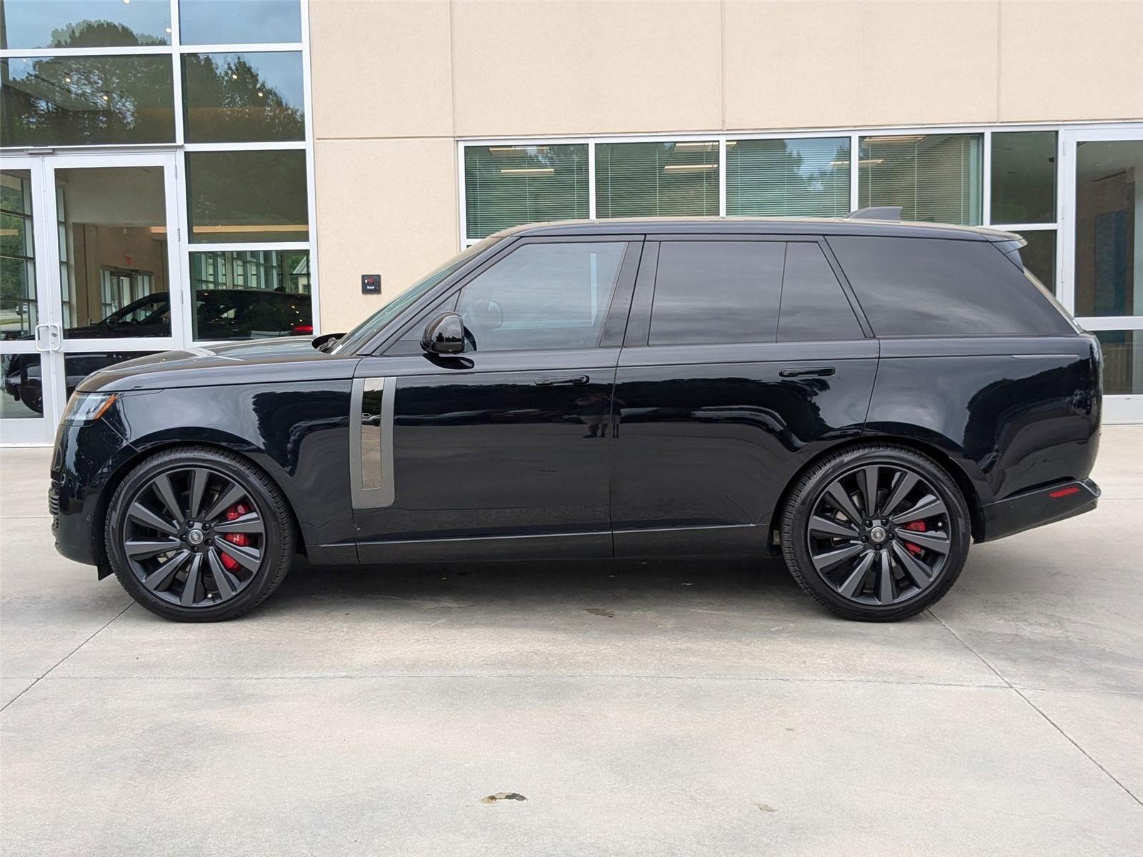 2024 Land Rover Range Rover SV photo 8
