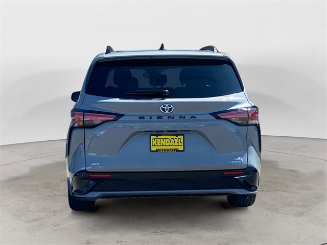 2023 Toyota Sienna XSE photo 4