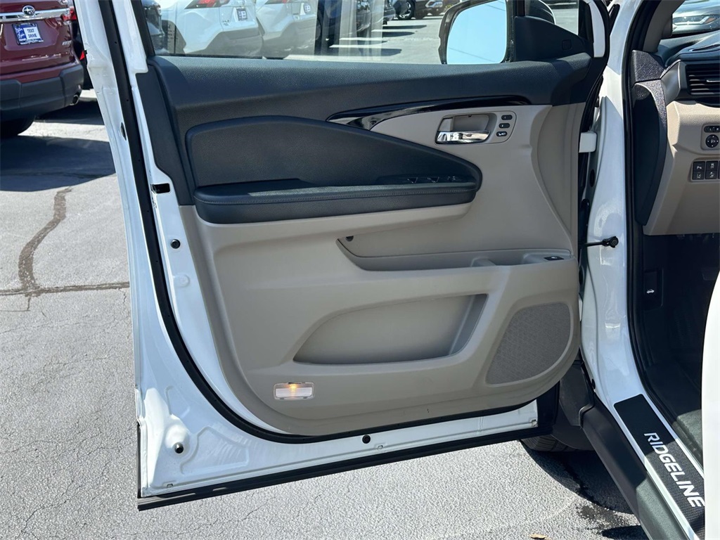 2020 Honda Ridgeline RTL-E photo 4
