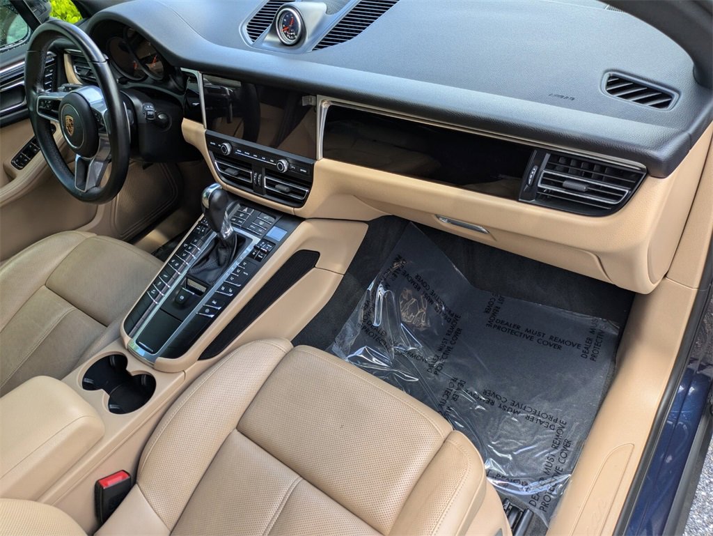 2020 Porsche Macan Base photo 32