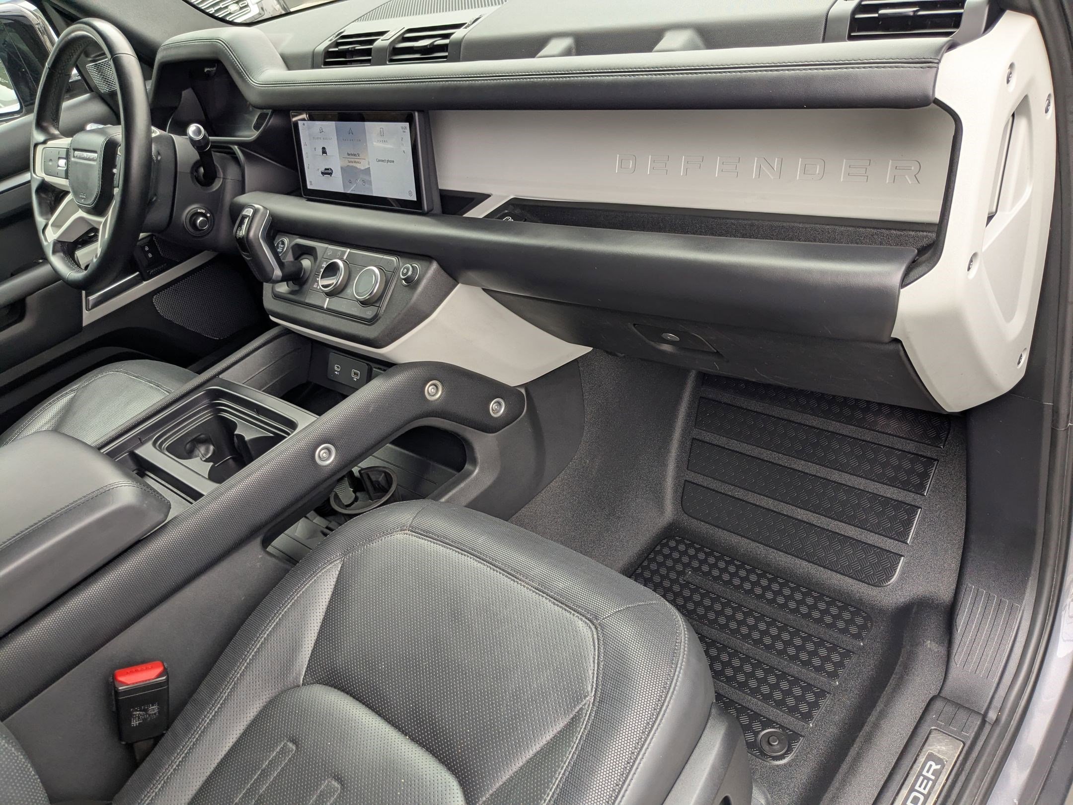 2022 Land Rover Defender X-Dynamic HSE photo 24
