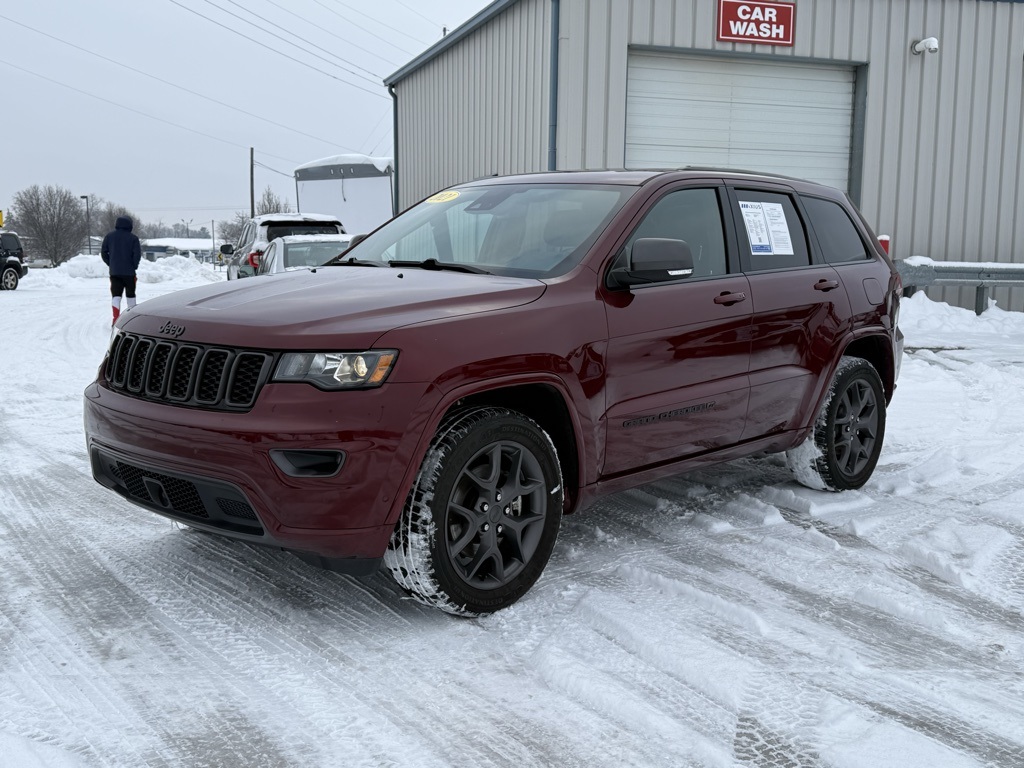 2021 Jeep Grand Cherokee Anniversary Edition photo 2