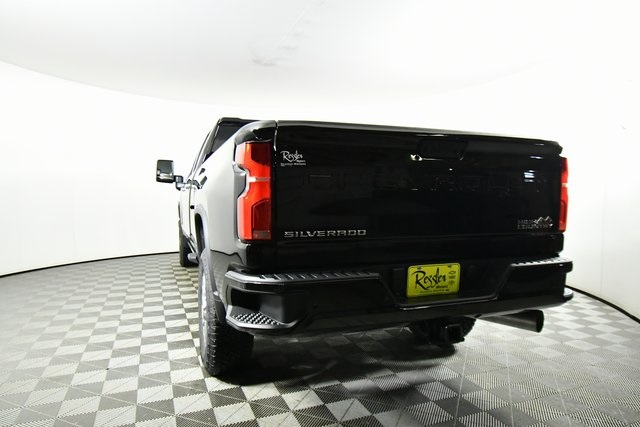 2025 Chevrolet Silverado 3500HD High Country photo 11