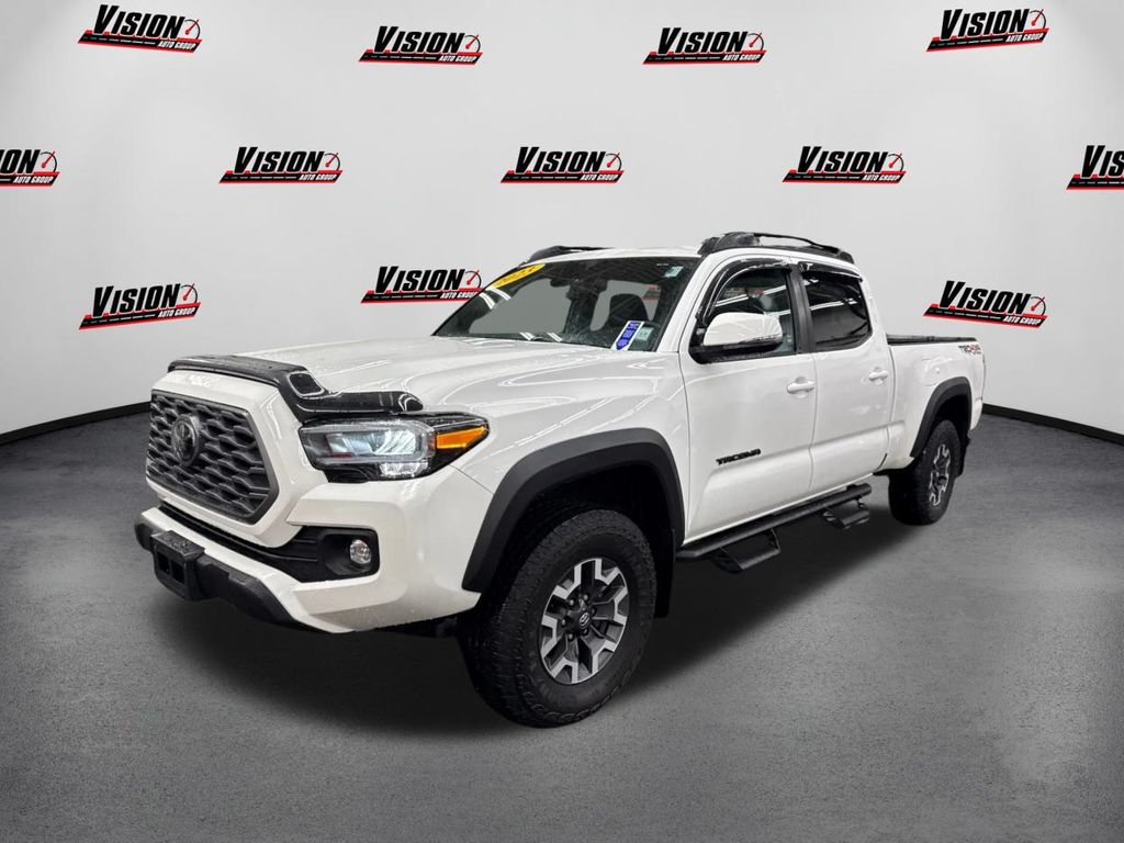 2023 Toyota Tacoma SR5's photo