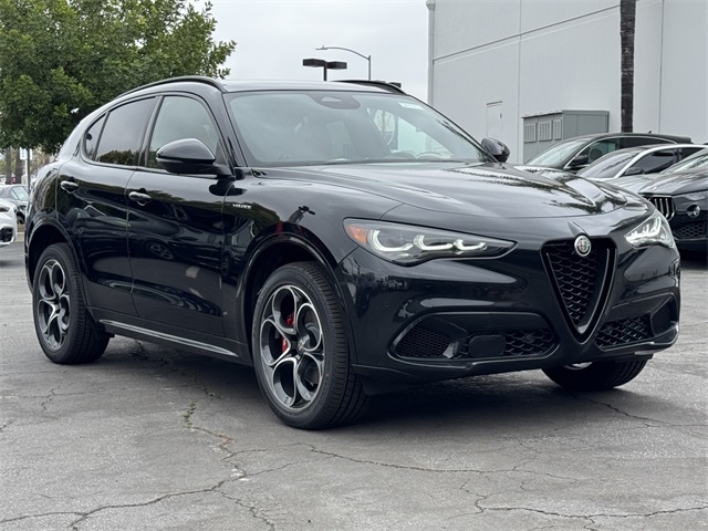 2025 Alfa Romeo Stelvio