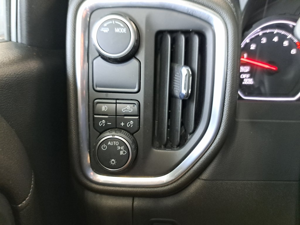 2021 Chevrolet Silverado 1500 RST photo 19