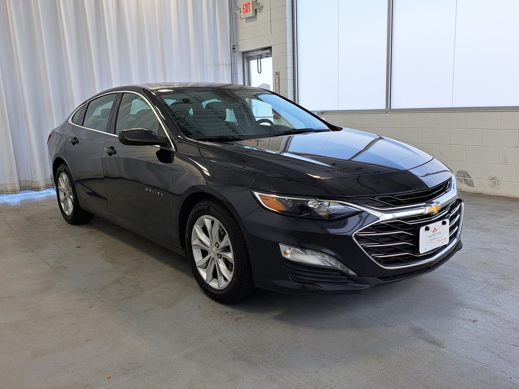 2023 Chevrolet Malibu 1LT photo 2